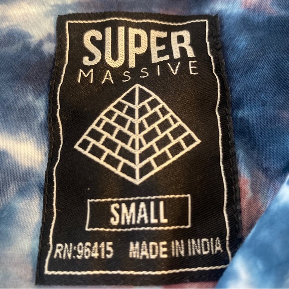 Super Massive Blue/Red/White Tie Dye Casual Button Shirt Mens Size Small - Picture 3 of 5